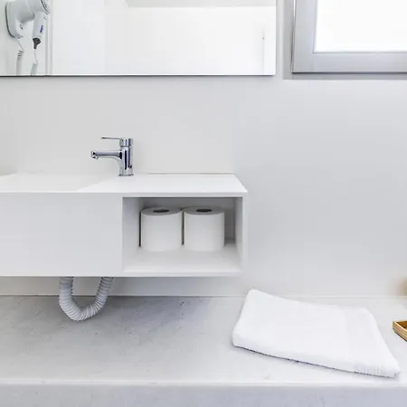 Apartament Paralos