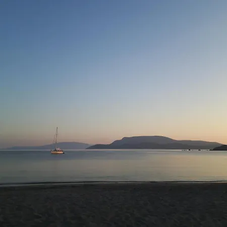 Paralos Appartement *