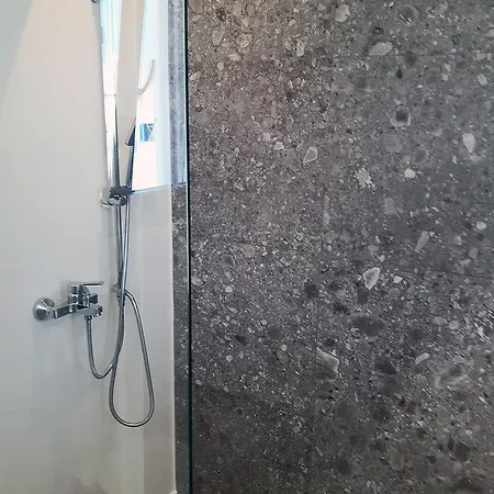 Apartament Paralos *
