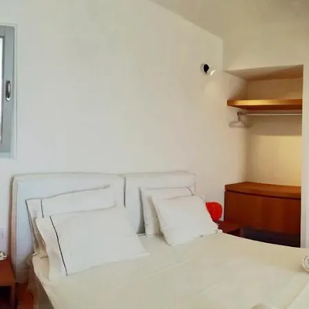 Apartament Paralos
