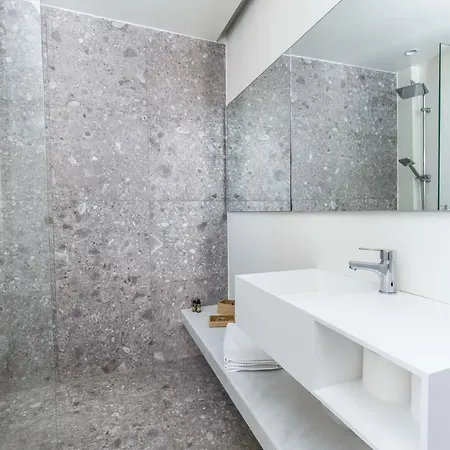 Apartament Paralos *