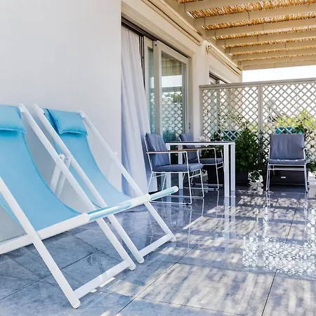 Paralos Apartman Szhinúsza