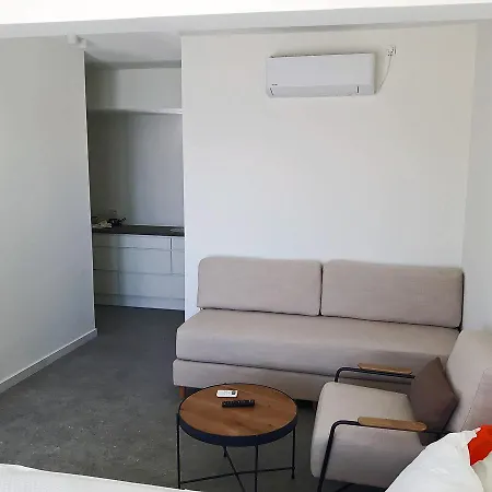 Paralos * Szhinúsza