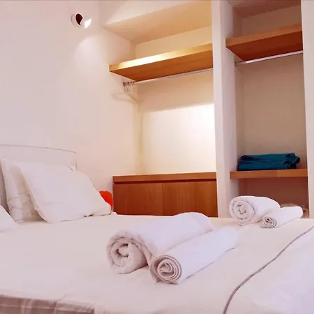 Paralos * Schoinoussa